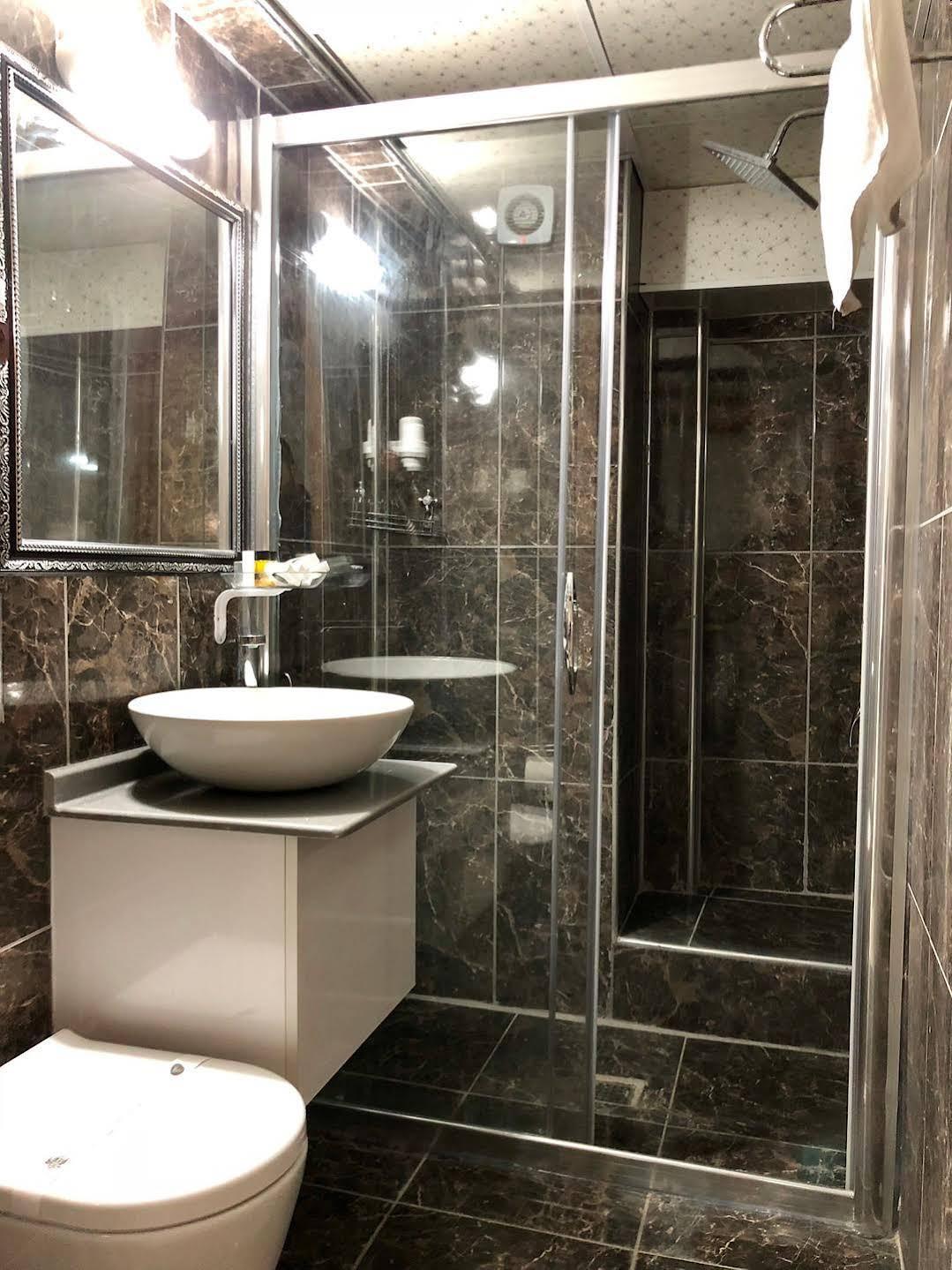 Hotel Fuat Ван Екстер'єр фото