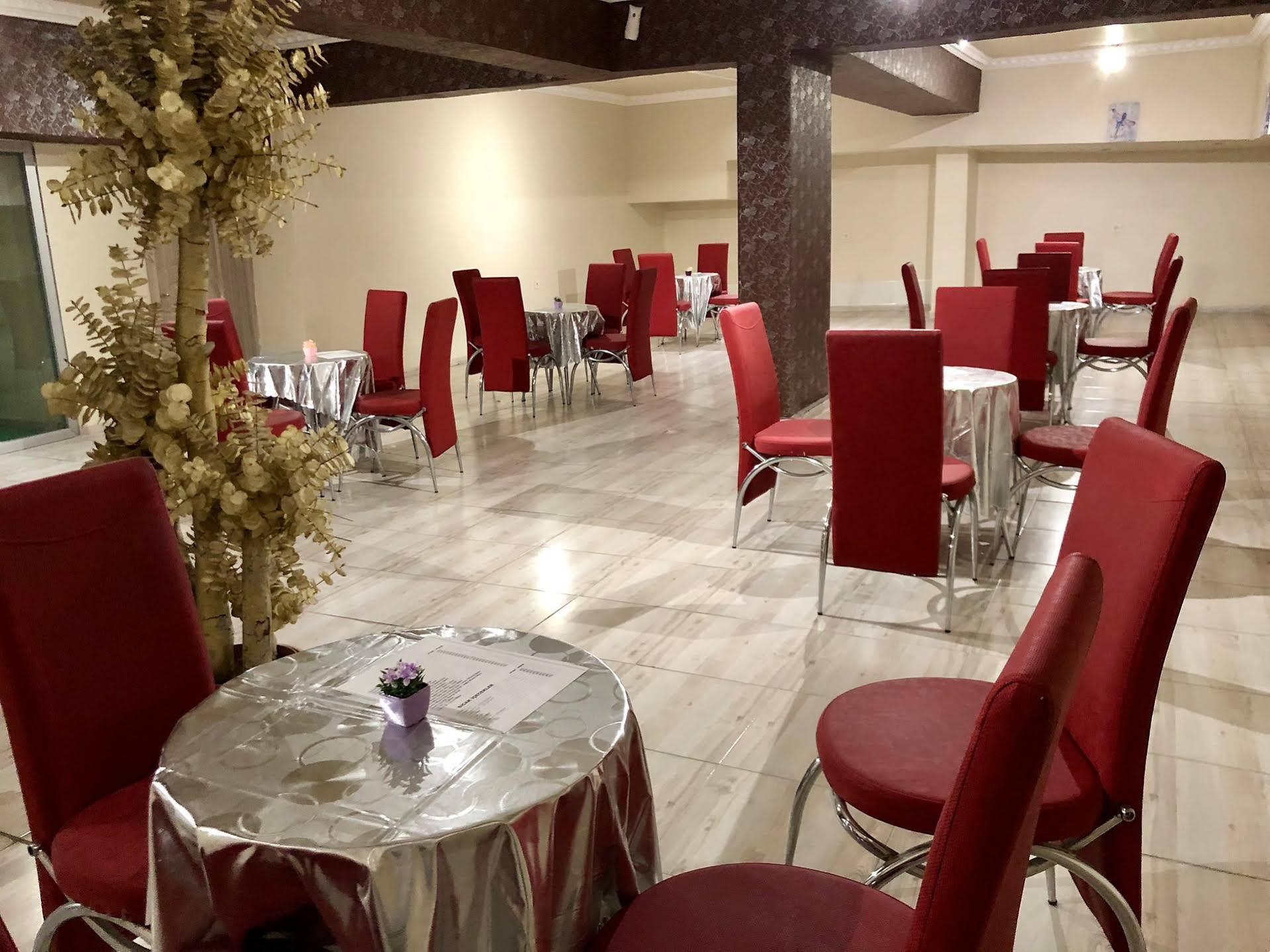 Hotel Fuat Ван Екстер'єр фото