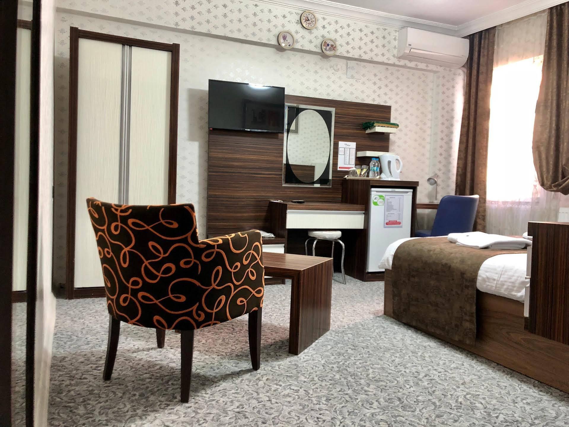 Hotel Fuat Ван Екстер'єр фото