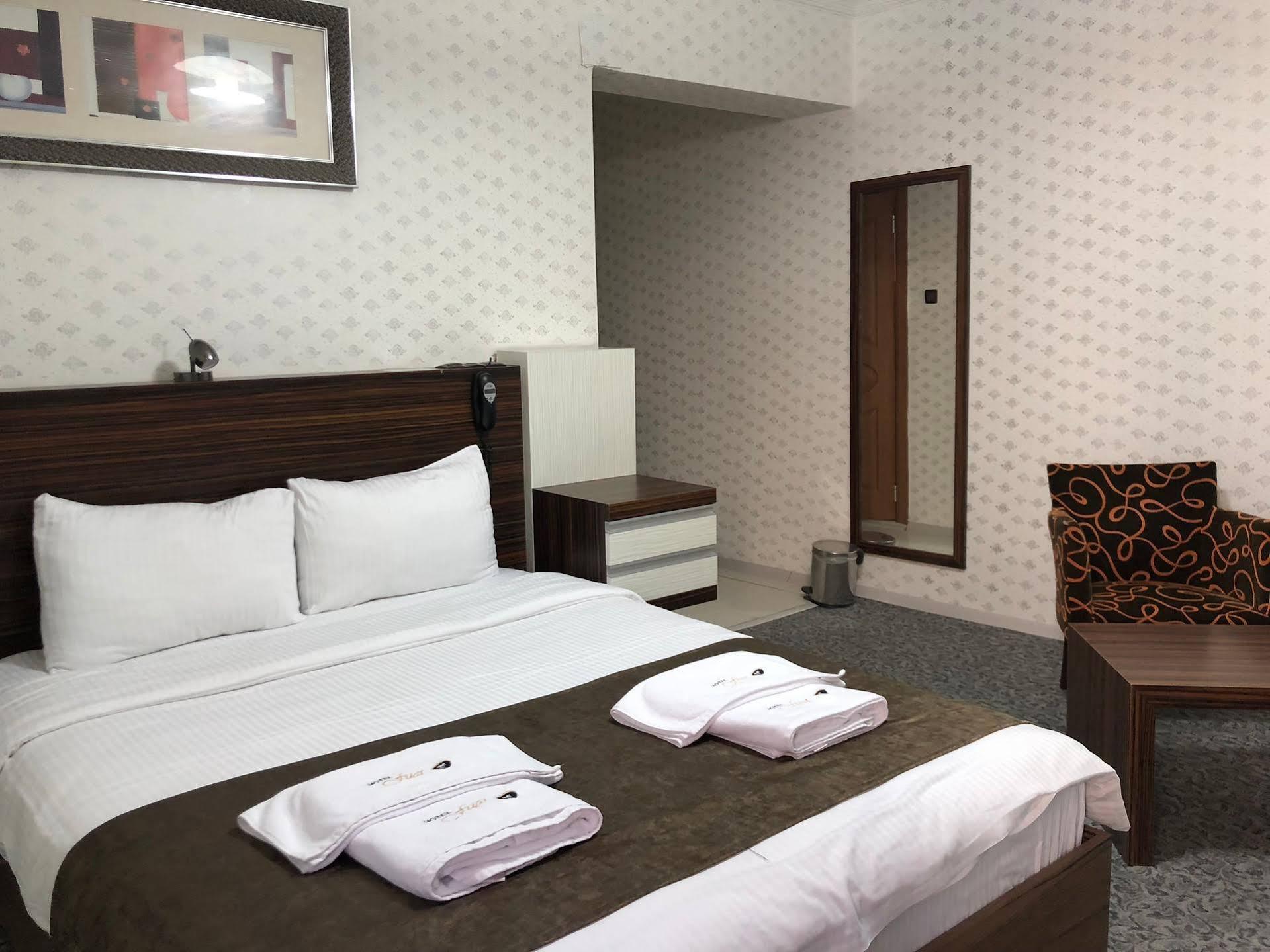 Hotel Fuat Ван Екстер'єр фото