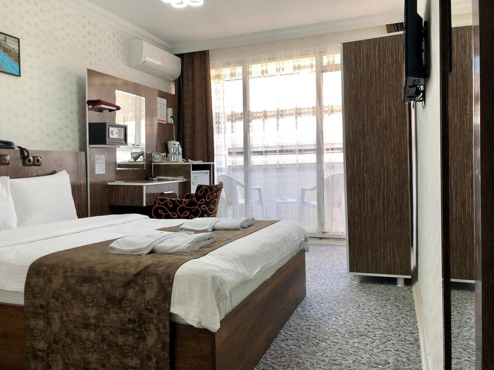 Hotel Fuat Ван Екстер'єр фото